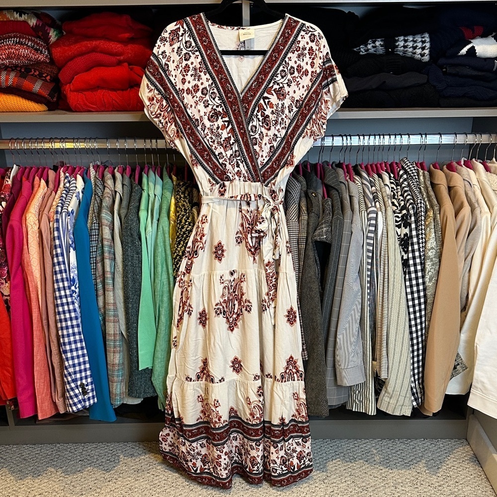 Knox Rose white/dark mauve belted v neck tiered maxi dress size S
